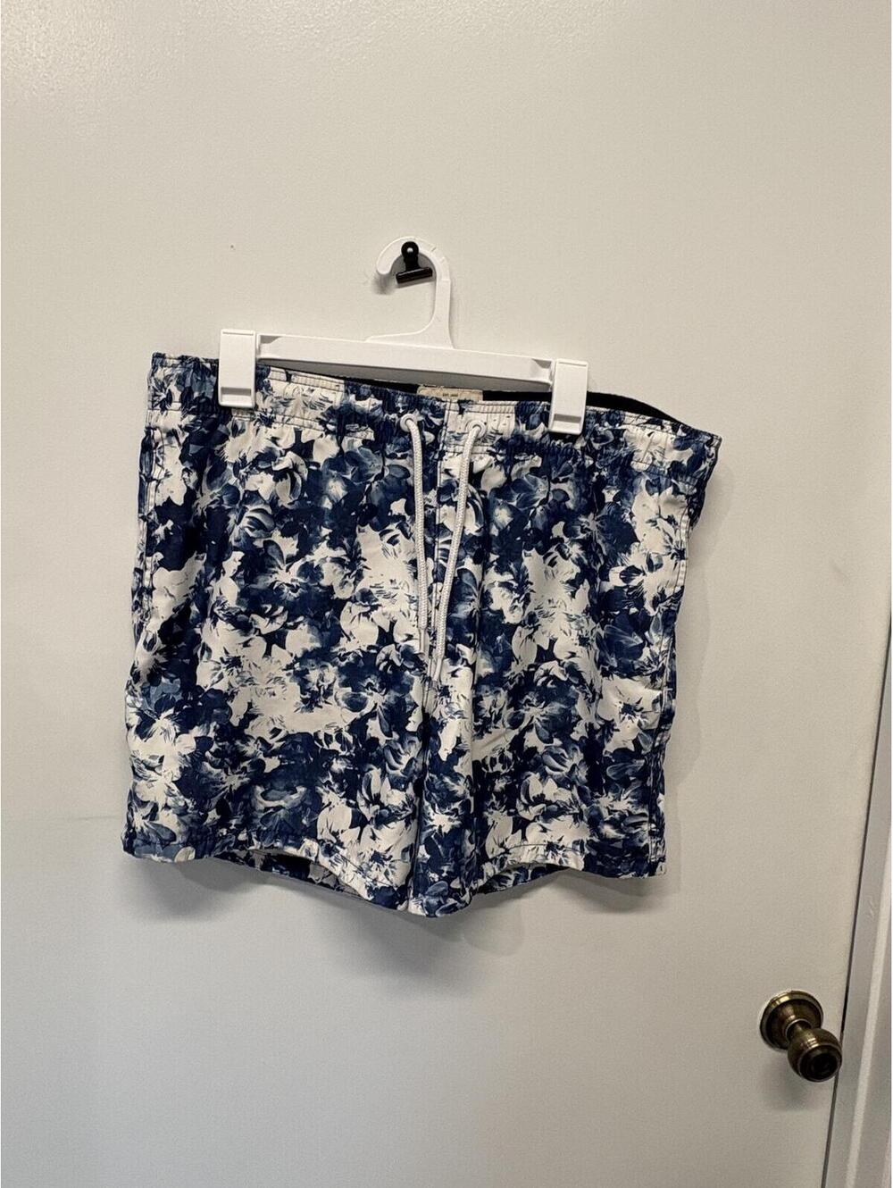 Abercrombie & Fitch Navy Blue Floral Swim Trunks Shorts XL Mesh Lined Drawstring